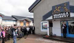 Shetland MSP Tavish Scott opening Valhalla Brewery in front of a huge crowd on Saturday afternoon - Photo: Hans J Marter