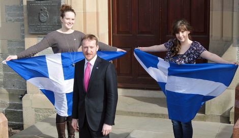 Shetland MSP Tavish Scott with newly elected MSYP Kaylee Mouat (left) and Catherine Hannah (right) - Photo: ShetNews