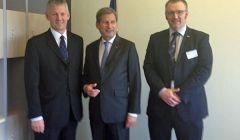 SIC leader Gary Robinson (right) with LibDem Euro MP George Lyon (left) and EU commissioner for regional policy Johannes Hahn - Photo: SIC