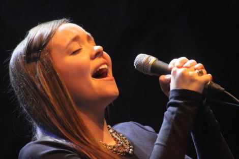 Spine tingling singing from Coig's Rachel Davis. Photo Davie Gardner