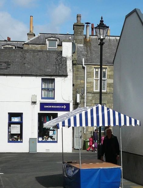 130509 living lerwick market stall