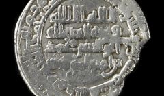 Silver dirham of the time of Al-Mustakfi as Imam al-Haqq, with Abu Hasan Muhammad; Arab (Abbasid), minted at Baghdad (945-6), found at Skaill. Photo National Museums Scotland