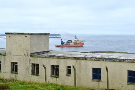 The Bibby Polaris was still in Quendale Bay on Monday evening - Photo: ShetNews