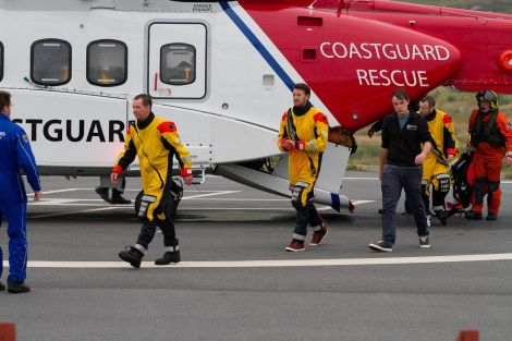 Casualties arriving at the Clickimin landing site - Photos: Garry Sandison