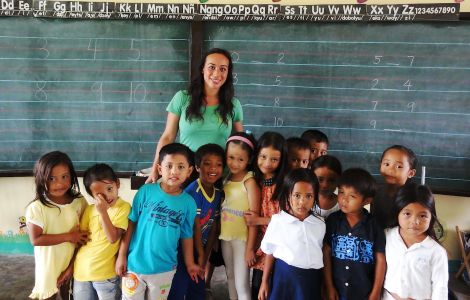 Money pledged by her friends enabled Jacqueline to buy relief packs to distribute to those affected by the disaster. These schoolchildren in northern Cebu were among the beneficiaries.