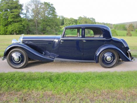 A 3.5 litre Derby Bentley dating from 1935 - entered by M. Fleming.