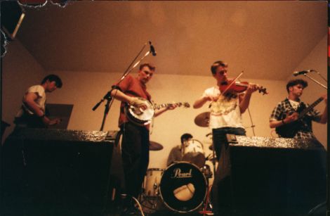 Bongshang, with Leonard Scollay on fiddle, performing at Bressay Hall in 1995. Photo: Jo Redman. 