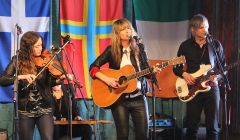 Award winning Canadian roots duo Madison Violet making their return visit to the folk festival - Photo: Hans J Marter