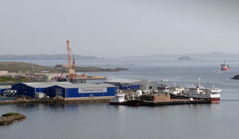 The Shetland Catch factory with the pelagic trawler Research - Photo: ShetNews