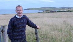 A confident Shetland MSP Tavish Scott takes in Hillswick as part of his marathon speaking tour of the isles to promote the No vote in the independence referendum. Photo Shetnews