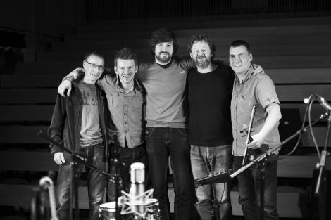 Kris Drever (centre) with Ewen Thomson, Ross Couper, Eamonn Coyne and Maurice Henderson. Photo: Floortje Robertson