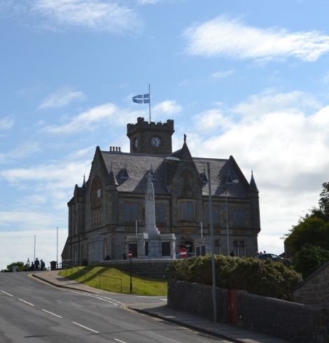 Lerwick Town Hall flying at half mast on Monday. Photo: Shetnews