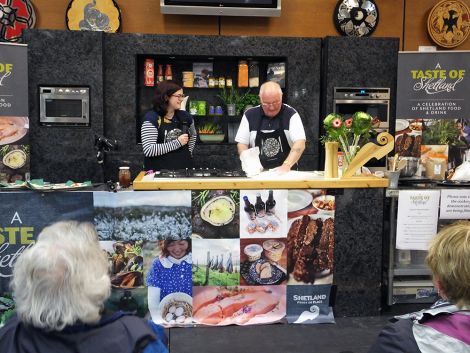 Peter Sinclair demonstrating the art of bannock making - all photos: Elizabeth Atia