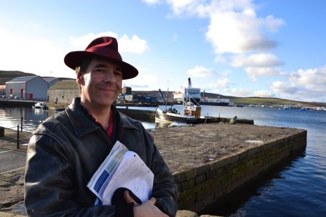 Mark Steel in town on Wednesday - Photo: Neil Riddell/ShetNews