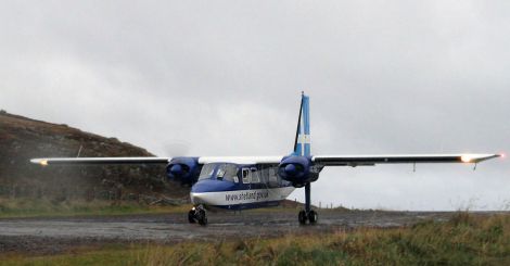 Inter-island light touching down in Skerries - Photo: ShetNews