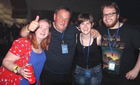 Our reviewer Davie gardner had a terrific night out, here with Amnada Shearer, Chloe Robertson and Peter Keay.