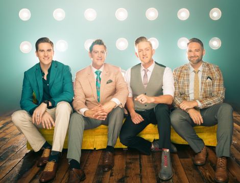 Ernie Haase & Signature Sound are returning to the isles - this time on their Christmas tour.