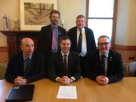 From left to right: SNP local government minister Marco Biagi, Orkney council leader Steven Heddle, SNP transport and islands minister Derek Mackay, Western Isles leader Angus Campbell and SIC leader Gary Robinson. Photo: Shetnews