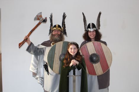 Uyeasound Guizer Jarl Gunnlaug Wirmtongue (Christopher Ritch) with his son Finn and daughter Merrin