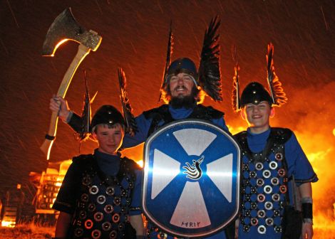 Guizer jarl Grant Smith with the two junior squad members James Nicolson (left) and Kane Paul (right). Photo: Desley Stickle