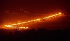 460 torch wielding guiders follow the SMUHA galley down to the Peerie Spiggie beach on Friday night for the burning. Photo Chris Brown