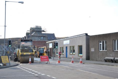 Roadworks on Lerwick's Commercial Road. Photo: Shetnews/Neil Riddell