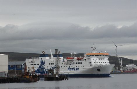 Hrossey leaving Lerwick.