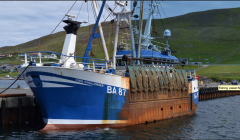 The scallop dredger King Challenger berthed at Blacksness Pier, Scalloway - Photo: MAIB