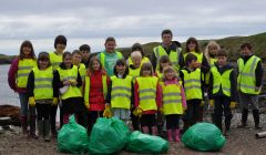 Primary pupils from Skeld taking part in a previous redd up. Photo courtesy of Shetland Amenity Trust.