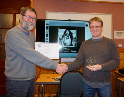 Austin (right) with his award, alongside Sidney Tulloch - Photo: Catherine Campos Rio