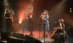 Singer and fiddle player Laura Cortese was joined by fellow fiddle player Jenna Moynihan, cellist Valerie Thompson and double bass player Jeni Magana. Photos: Steven Johnson, web: www.stevenjohnsonfoto.com