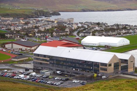 The new Anderson High School seen from Staney Hill with the Clickimin Leisure Centre in the background. Photo: Shetland News