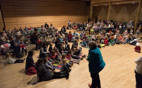 The BIG Book Bug The Big Bookbug session was led by Morag Nicolson from Shetland Library with four other members of library staff and briefly featured a special storytelling by Mairi Hedderwick, on Friday morning. Photo: Steven Johnson 