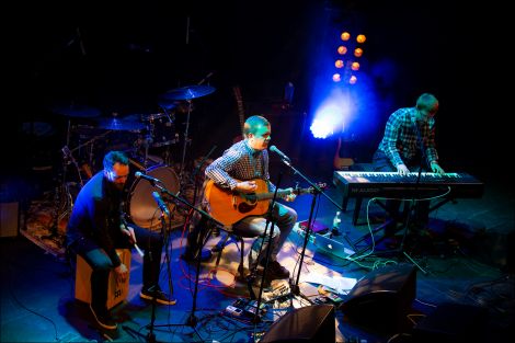 Support act Arthur Nicholson flanked by Robert Balfour (left) and Chris Thomson (right).