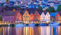 The famous Bryggen waterfront in the centre of Bergen. Photo: Bergen Reiselivslag / Girish Chouhan - visitBergen.com