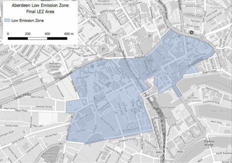 Map showing the finalized Low Emission Zone (LEZ) area in Aberdeen, highlighted in blue. A scale bar in the upper left corner indicates distances of 200, 400, and 600 meters.